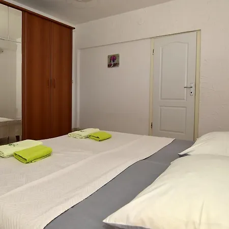 Ksenija Apartment Makarska